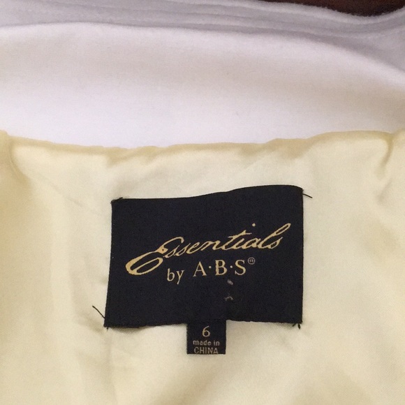 Essentials by ABS crop jacket. Size 6 - Picture 7 of 8